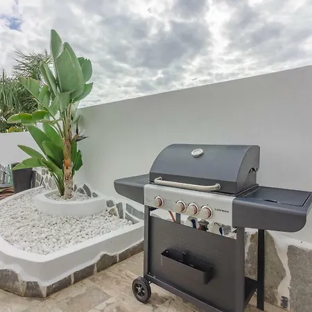 Villa Isabella, Luxury With Heated Pool Ocean View In Adeje, Tenerife