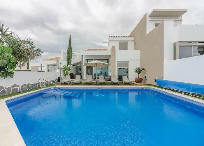 Isabella, Luxury With Heated Pool Ocean View In Adeje, Tenerife 阿德耶