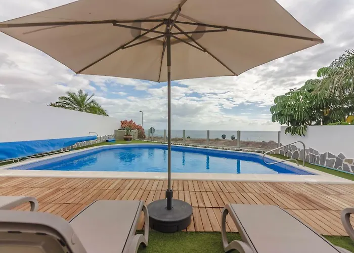 Isabella, Luxury With Heated Pool Ocean View In Adeje, Tenerife 别墅