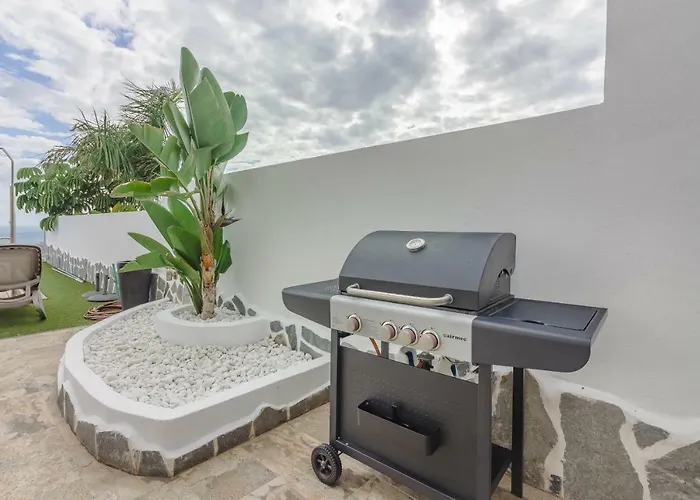 Villa Isabella, Luxury With Heated Pool Ocean View In Adeje, Tenerife