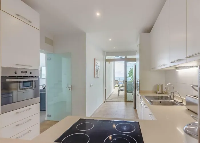 Villa Isabella, Luxury With Heated Pool Ocean View In Adeje, Tenerife