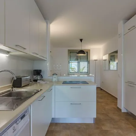 Villa Isabella, Luxury With Heated Pool Ocean View In Adeje, Tenerife *