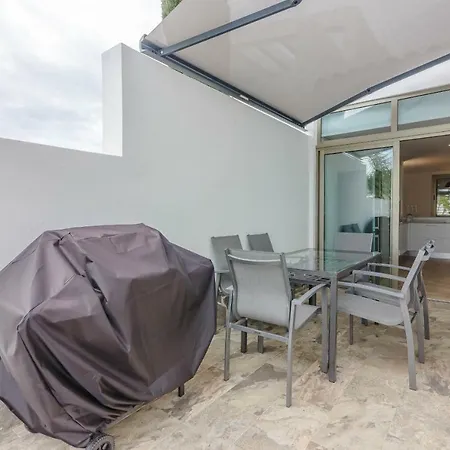 Villa Isabella, Luxury With Heated Pool Ocean View In Adeje, Tenerife