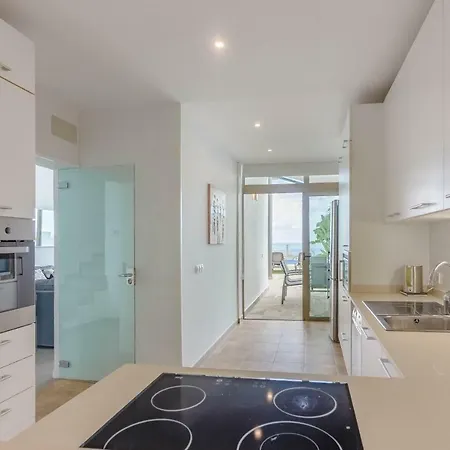 Villa Isabella, Luxury With Heated Pool Ocean View In Adeje, Tenerife