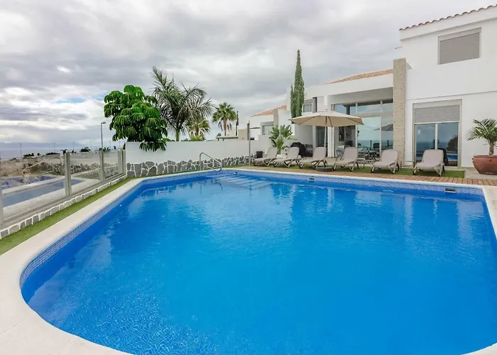 Isabella, Luxury With Heated Pool Ocean View In Adeje, Tenerife