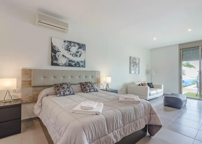 Isabella, Luxury With Heated Pool Ocean View In Adeje, Tenerife