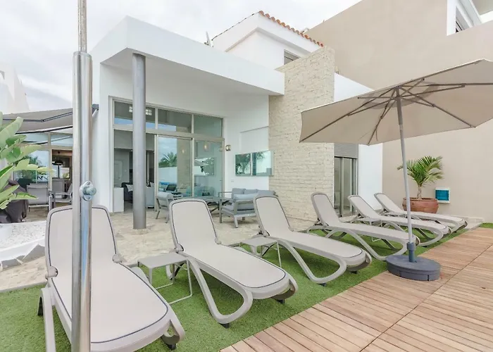 Isabella, Luxury With Heated Pool Ocean View In Adeje, Tenerife