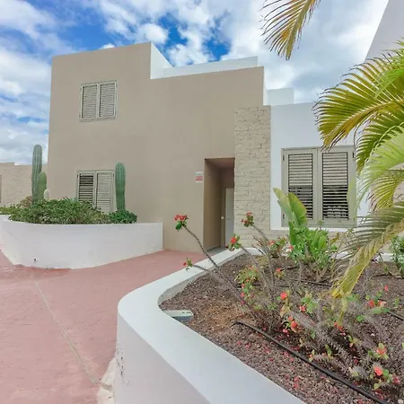 ヴィラ Isabella, Luxury With Heated Pool Ocean View In Adeje, Tenerife アデヘ