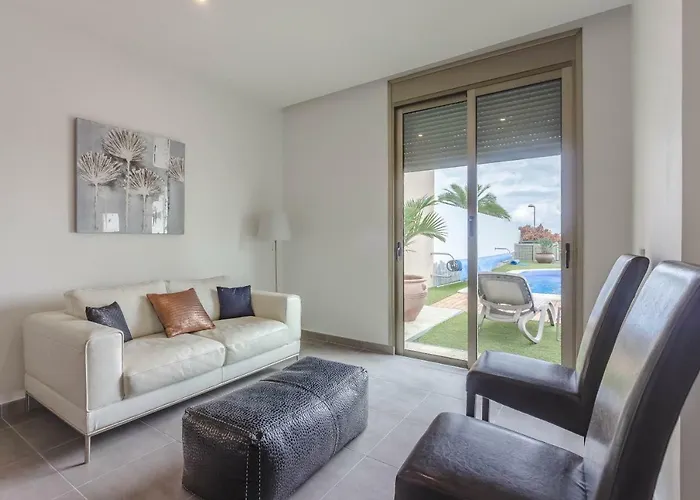 ヴィラ Isabella, Luxury With Heated Pool Ocean View In Adeje, Tenerife アデヘ