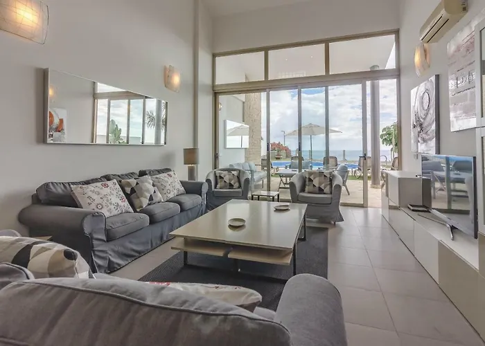 Isabella, Luxury With Heated Pool Ocean View In Adeje, Tenerife アデヘ