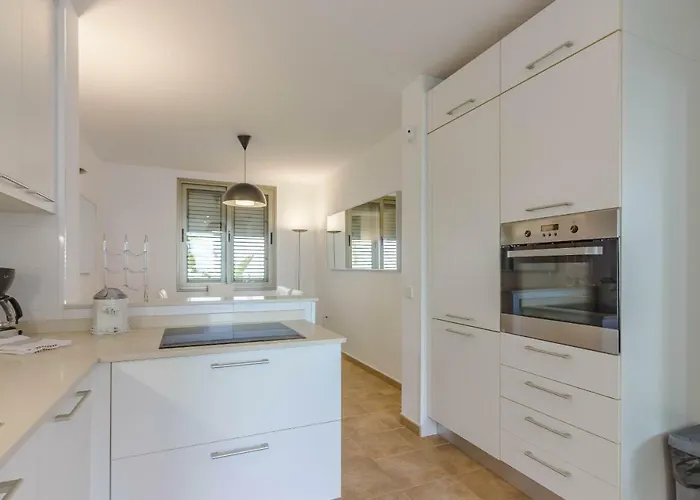 Isabella, Luxury With Heated Pool Ocean View In Adeje, Tenerife